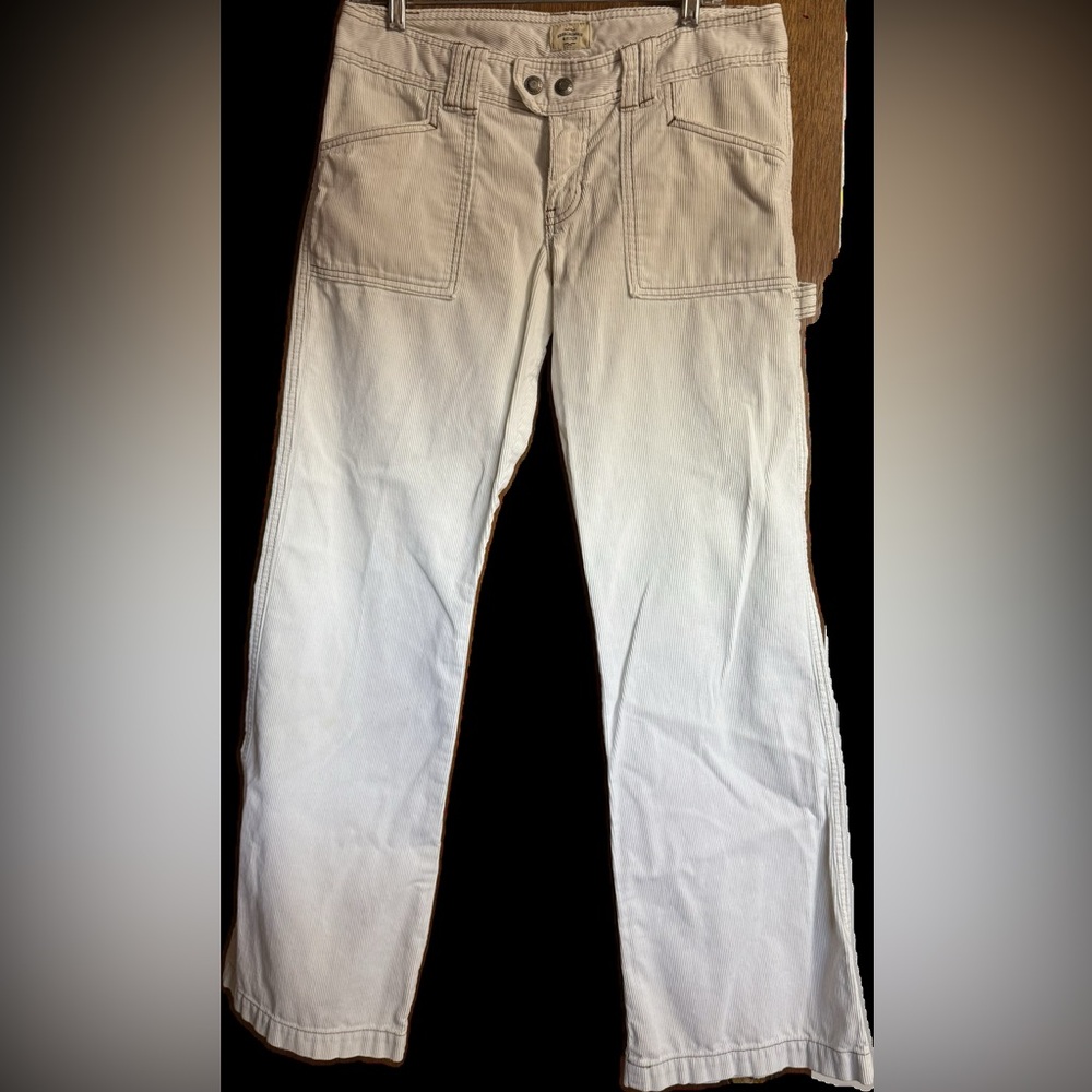 Vintage Abercrombie cream corduroy carpenter pant. Low rise, size 8.